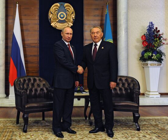 Vladimir Putin visits Kazakhstan, attends Supreme Eurasian Economic Council meeting