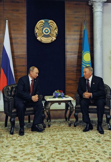 Vladimir Putin visits Kazakhstan, attends Supreme Eurasian Economic Council meeting