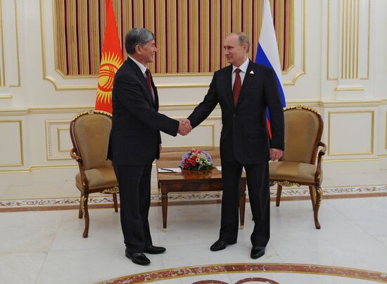 Vladimir Putin visits Astana for Supreme Eurasian Economic Council meeting