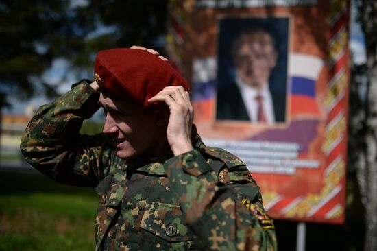 Qualification trials for right to wear maroon beret