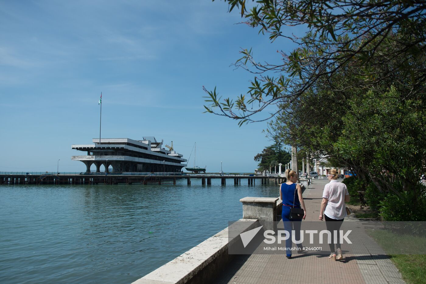 Cities of the world. Sukhumi