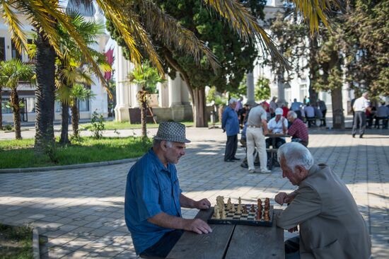 Cities of the world. Sukhumi