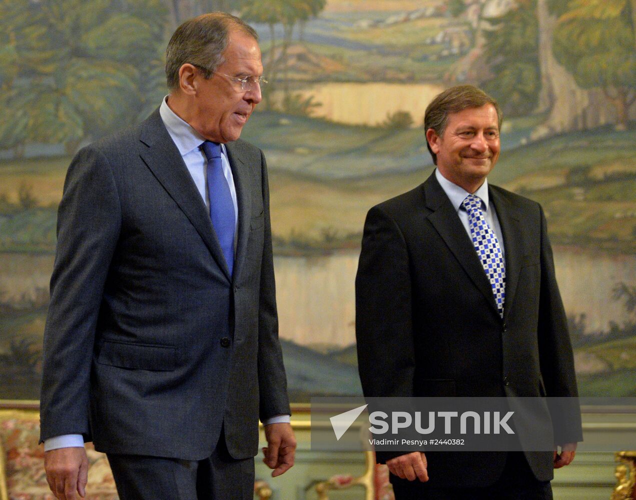 Russian, Slovenian foreign ministers meet