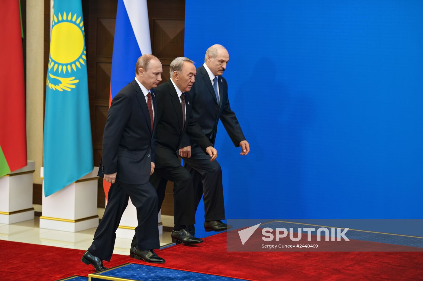 Vladimir Putin visits Astana for Supreme Eurasian Economic Council meeting