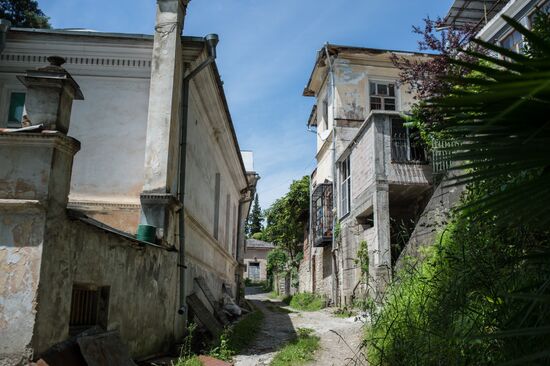 Cities of the world. Sukhumi