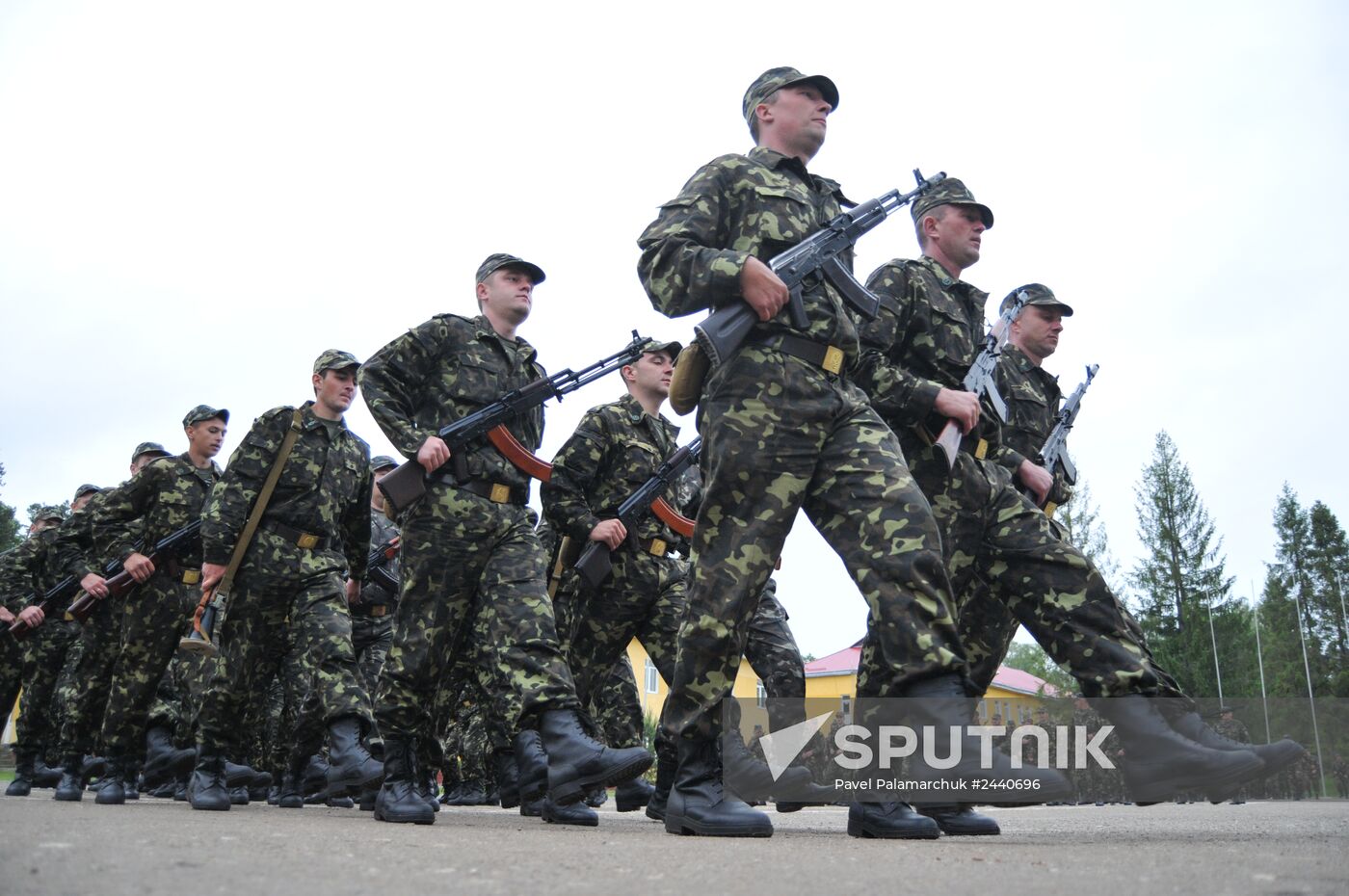 Ukrainian army servicemen swear oath