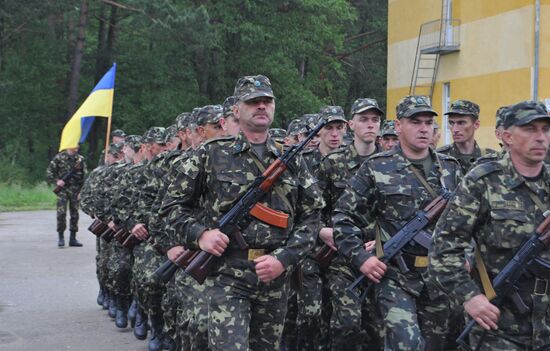 Ukrainian army servicemen swear oath