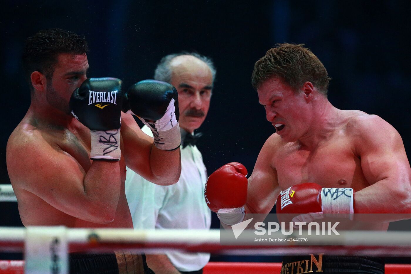 Boxing. Alexander Povetkin faces off Manuel Charr