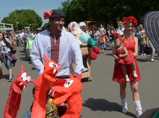 Baby stroller parade and carnival in Moscow