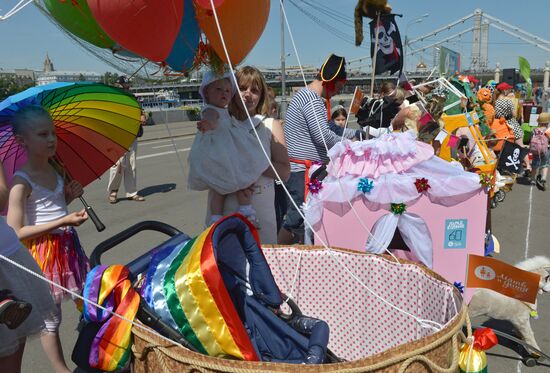 Baby stroller parade and carnival in Moscow