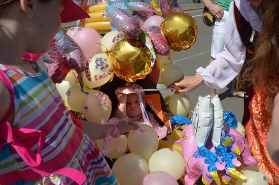 Baby stroller parade and carnival in Moscow