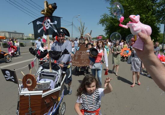 Stroller parade in Moscow