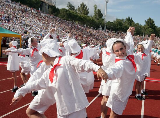Celebrating International Day for Protection of Children in Artek
