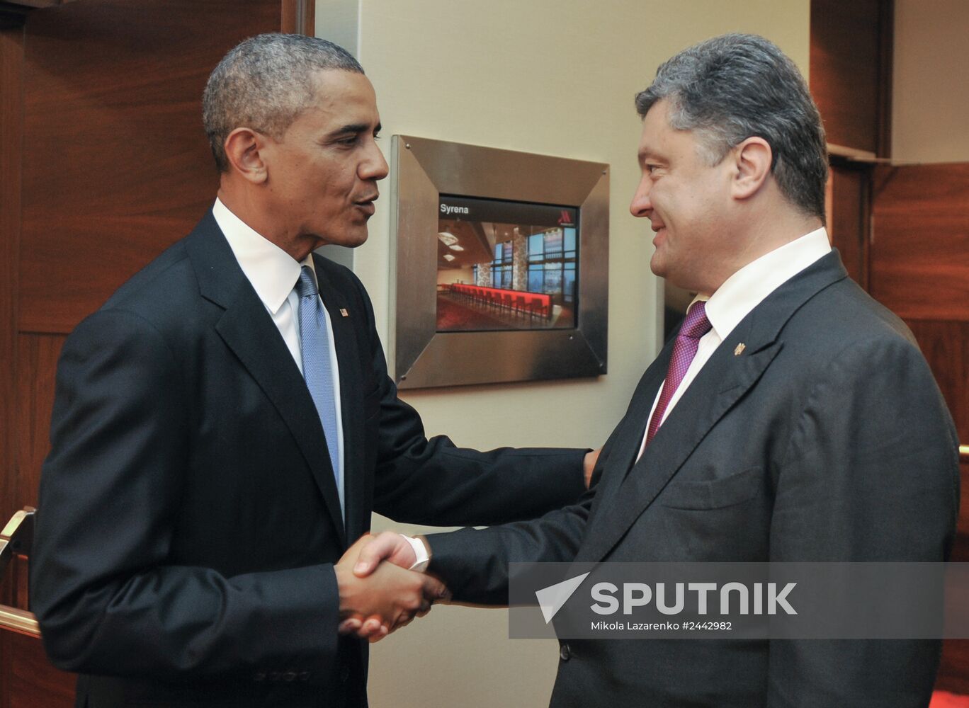 Barack Obama meets with Petro Poroshenko