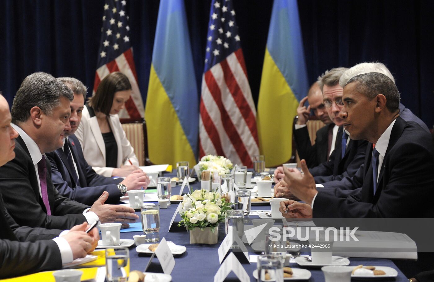 Barack Obama meets with Petro Poroshenko