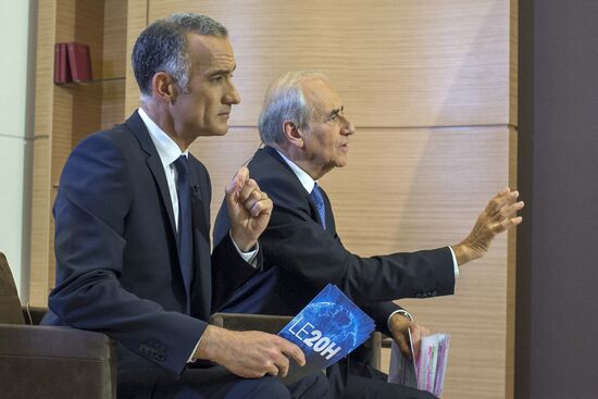 Vladimir Putin gives interview to French journalists