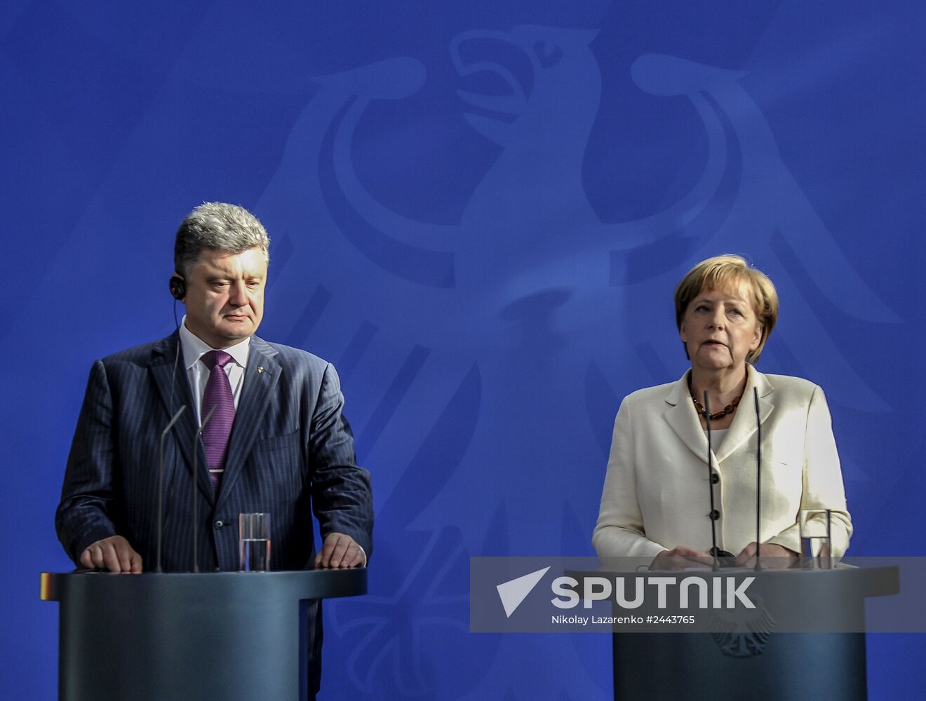 Merkel meets with Poroshenko in Berlin