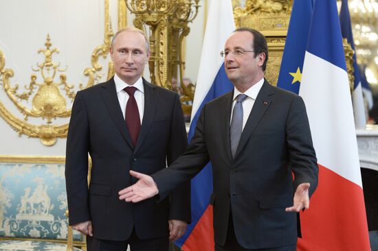 Vladimir Putin visits France