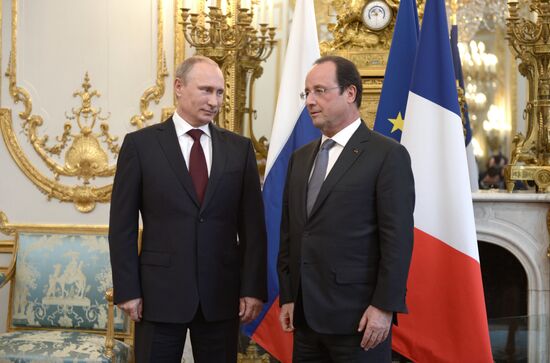 Vladimir Putin visits France