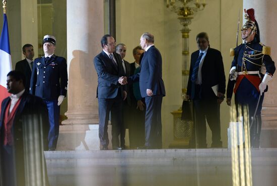 Vladimir Putin visits France