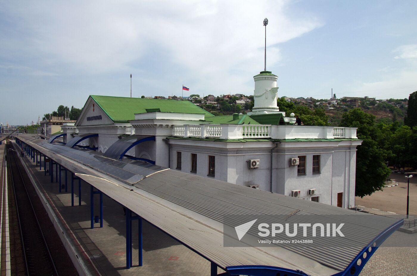 Passengers evacuated from Sevastopol railway station after bomb scare