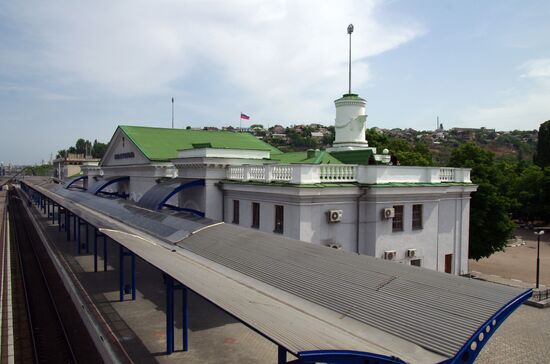 Passengers evacuated from Sevastopol railway station after bomb scare