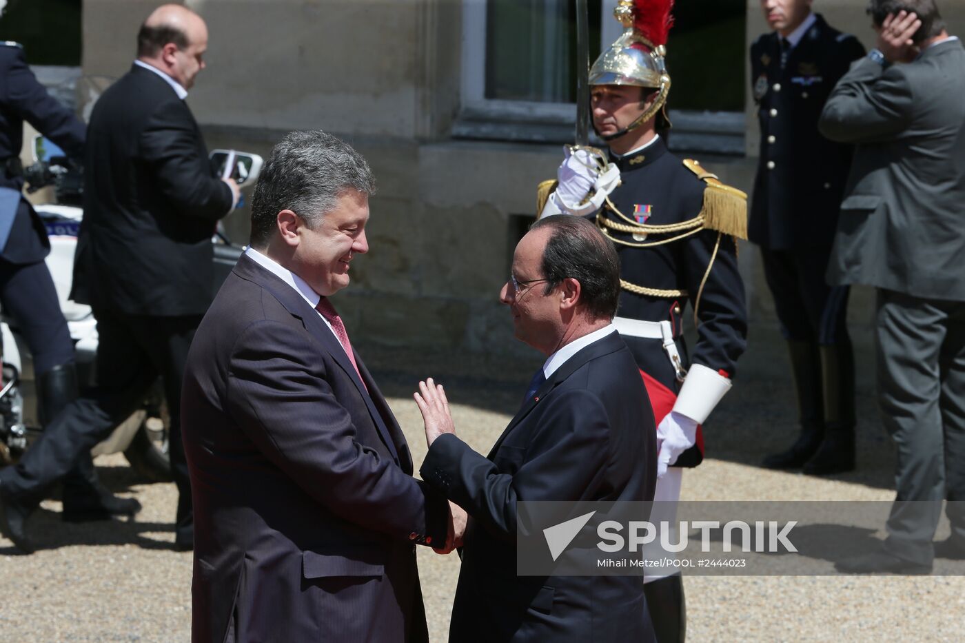 Vladimir Putin visits France