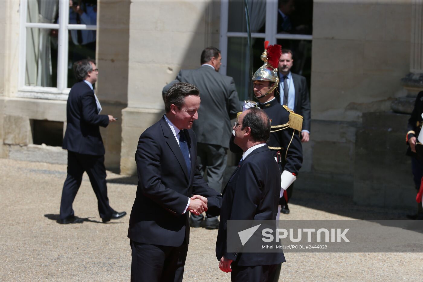 Vladimir Putin visits France