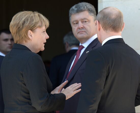 Vladimir Putin visits France