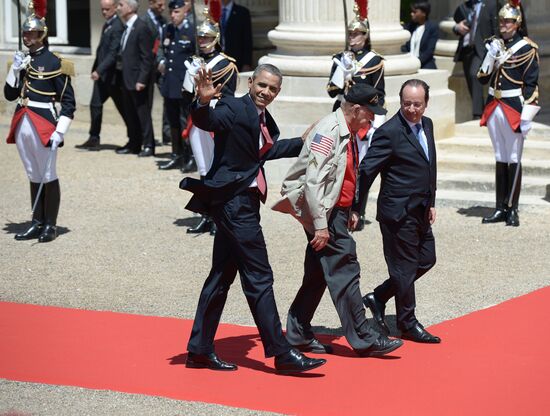 Vladimir Putin visits France