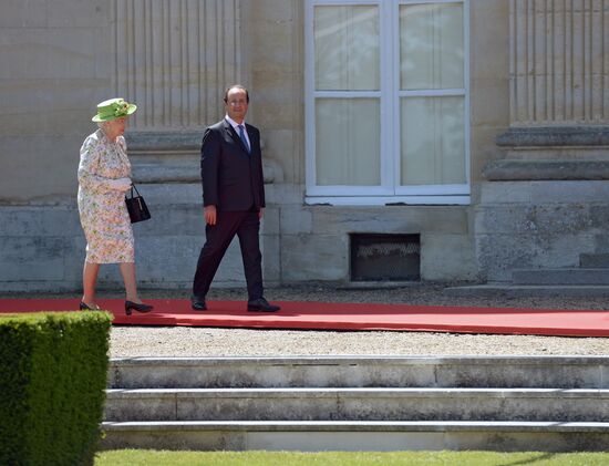 Vladimir Putin visits France