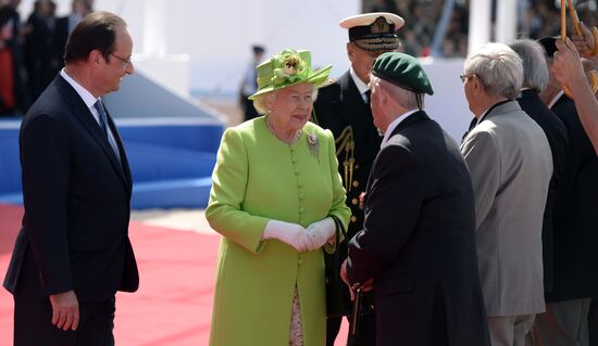 Vladimir Putin visits France