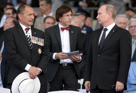 Vladimir Putin visits France