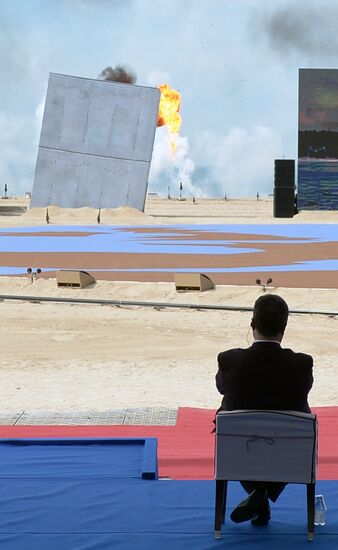 Vladimir Putin visits France