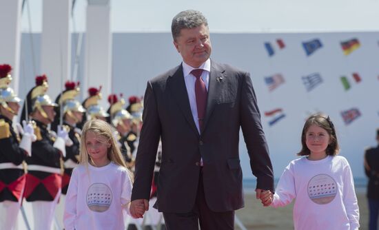 Vladimir Putin visits France