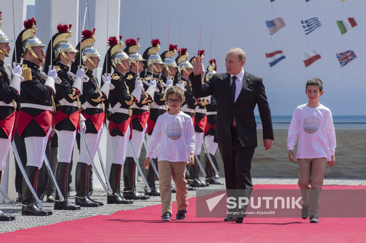 Vladimir Putin visits France
