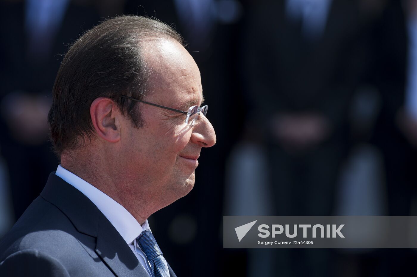 Vladimir Putin visits France