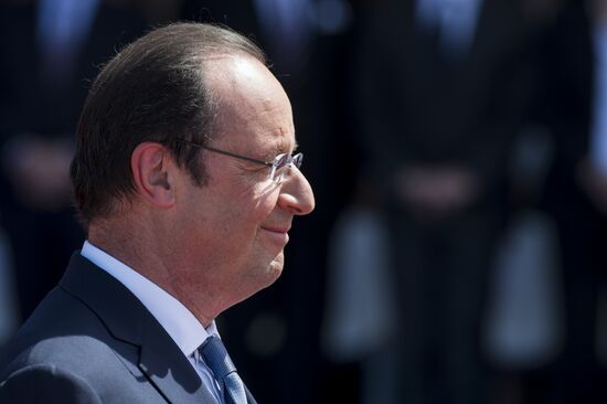 Vladimir Putin visits France