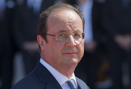 Vladimir Putin visits France