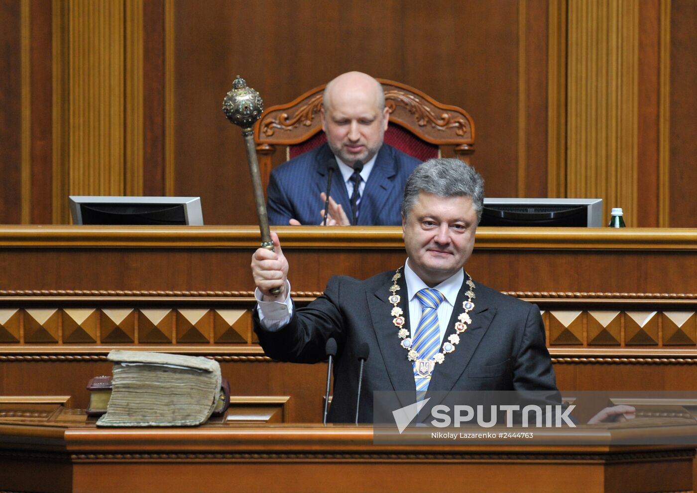 Petro Poroshenko inaugurated as President of Ukraine