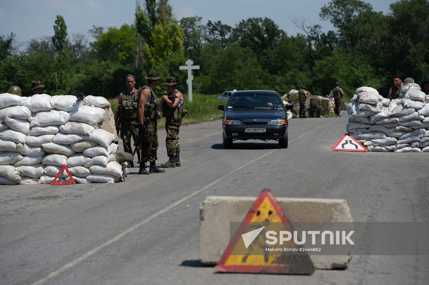 Ukrainian army checkpoint in Amvrosiyevka, Donetsk Region