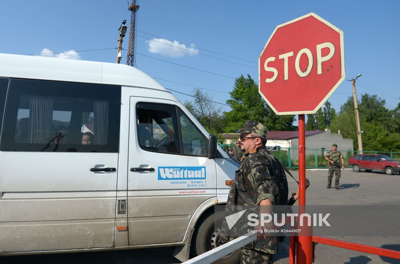 Lugansk Republic's militia at border checkpoint on Lugansk Region's border with Russia