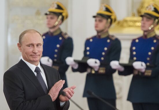 Vladimir Putin hands out 2013 Russian Federation National Awards