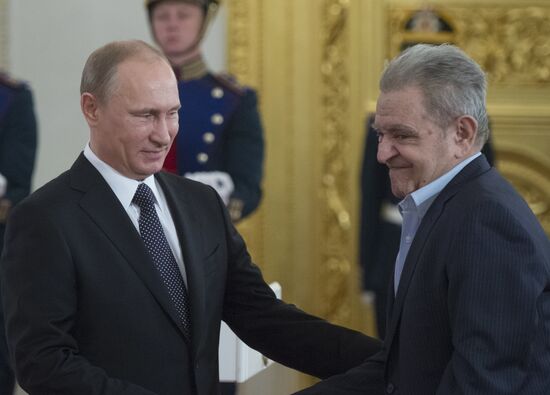 Vladimir Putin hands out 2013 Russian Federation National Awards
