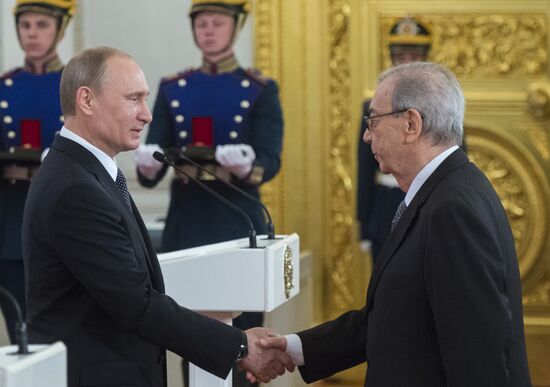 Vladimir Putin hands out 2013 Russian Federation National Awards