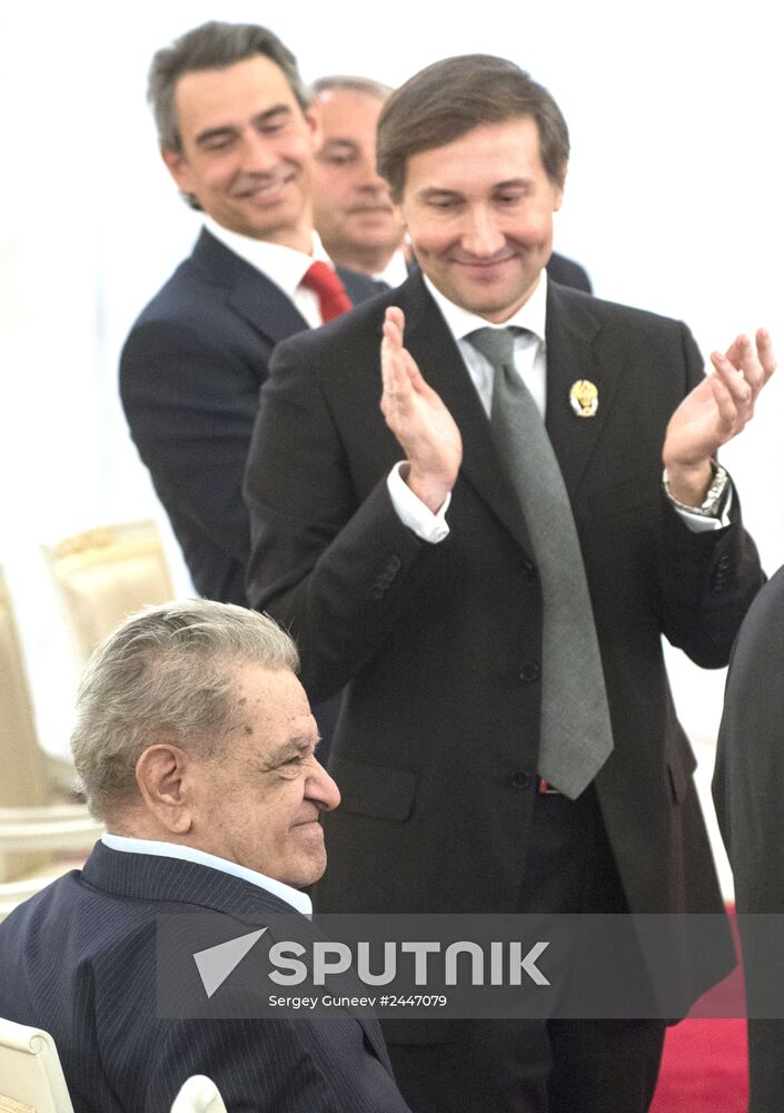 Vladimir Putin hands out 2013 Russian Federation National Awards