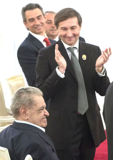 Vladimir Putin hands out 2013 Russian Federation National Awards