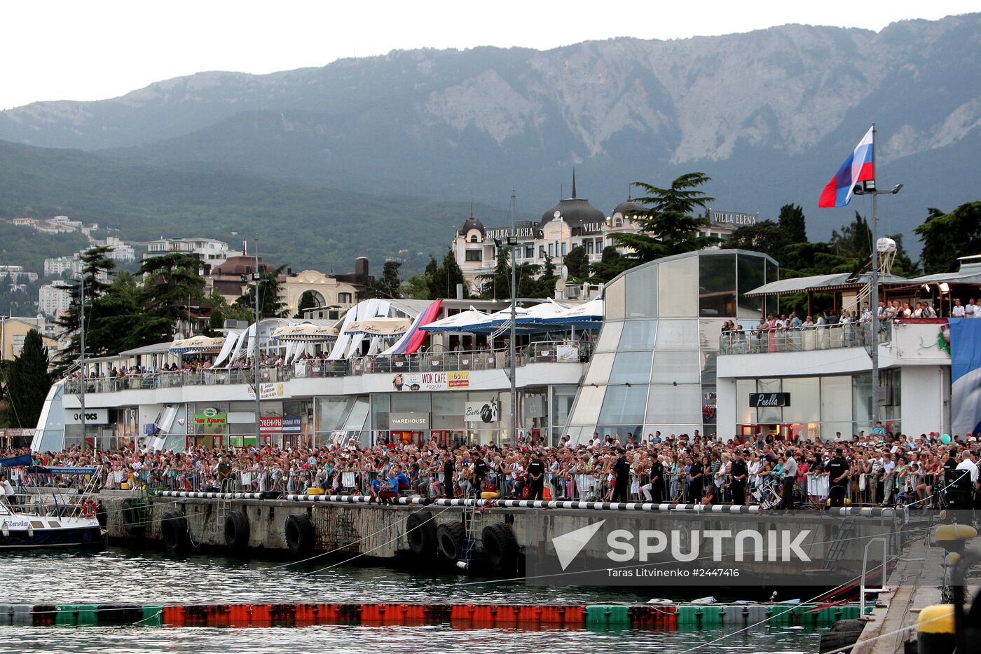 Young Russia holiday concert in the aquatic area of Yalta