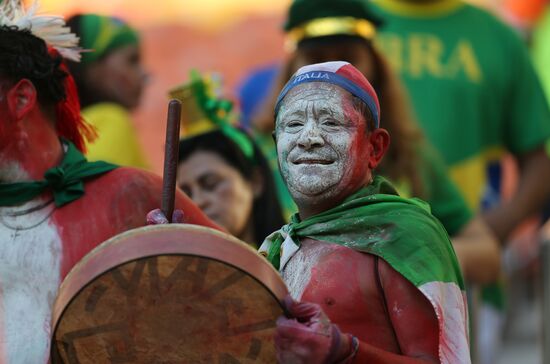 2014 FIFA World Cup. England vs. Italy
