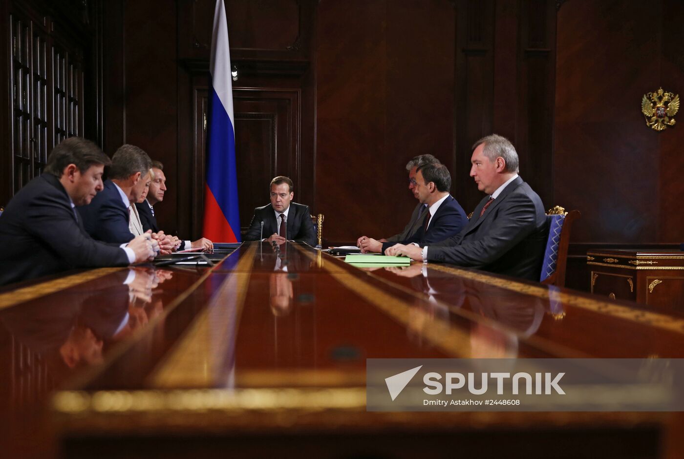 Dmitry Medvedev chairs meeting with his deputies